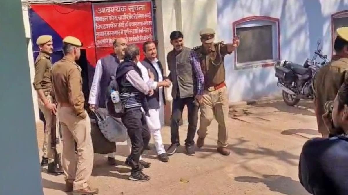 17 महीने बाद हरदोई जेल से बाहर आए आजम खान के बेटे अब्दुल्ला