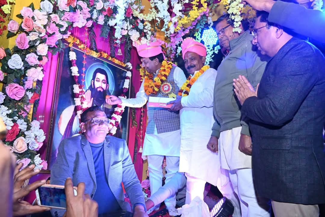 संत शिरोमणि रविदास की 648वीं जयंती पर निकाली शोभायात्रा