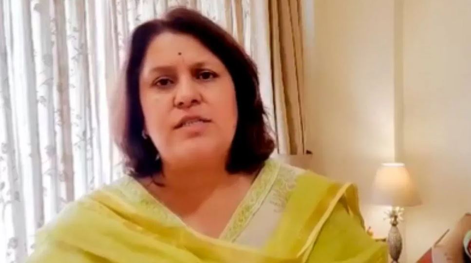 अब किसी का खून नहीं खौल रहा… डिर्पोटेशन के मुद्दे पर सुप्रिया श्रीनेत का हमला