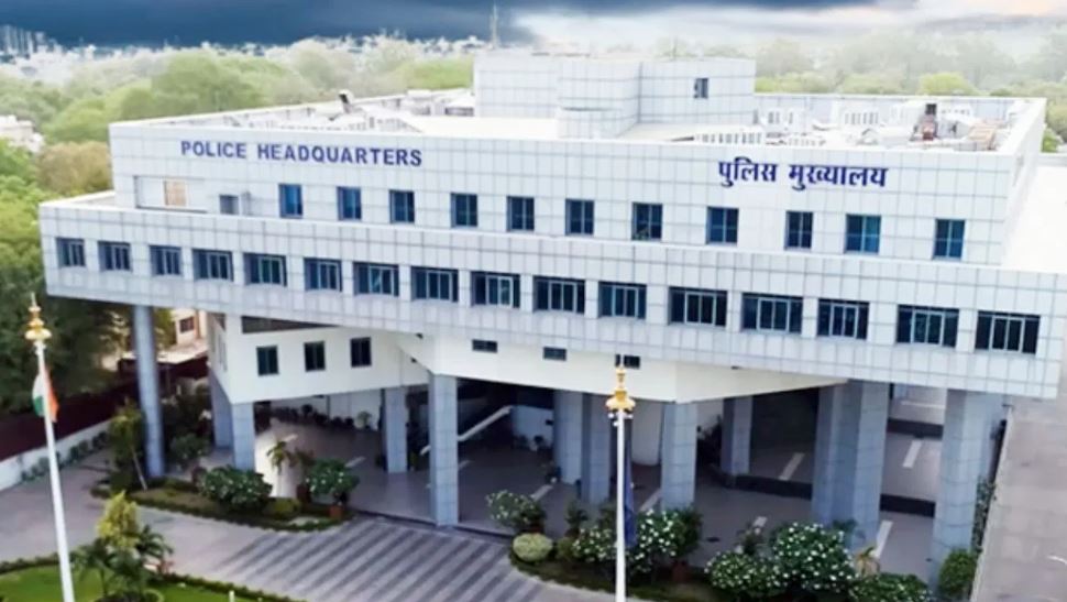 फर्जी बिल लगाकर उड़ा लिए करोड़ों रुपये, तीन पुलिसकर्मियों का कारनामा