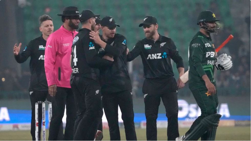 पाकिस्तान को अपने ही घर पर मिली करारी हार, न्यूजीलैंड ने ट्राई सीरीज के फाइनल में रौंदा