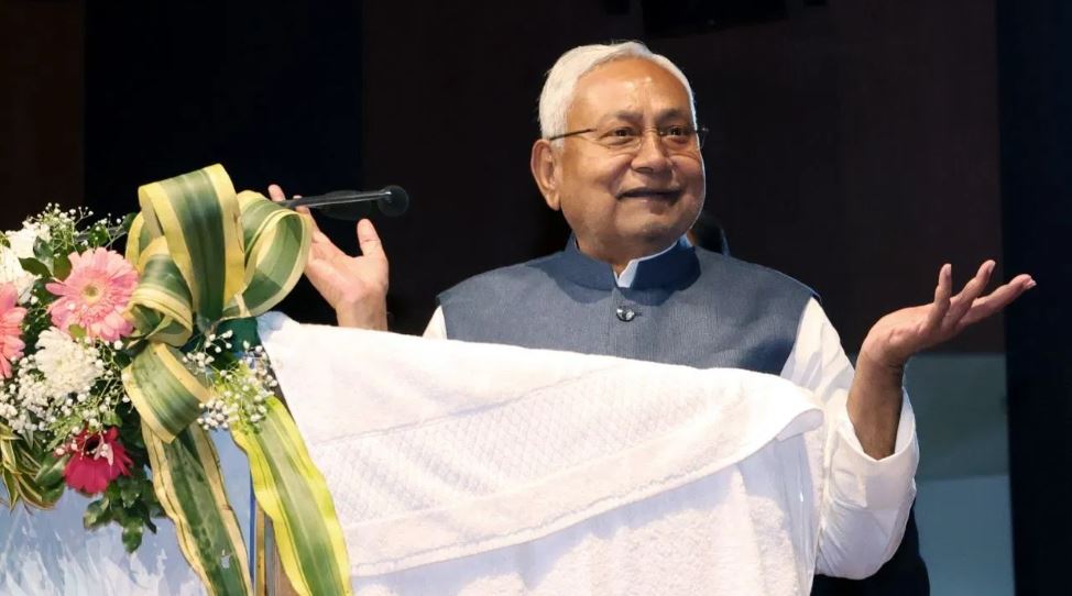 भारतीय राजनीति के जननायक थे कर्पूरी ठाकुर… पुण्यतिथि पर  नीतीश ने दी श्रद्धांजलि
