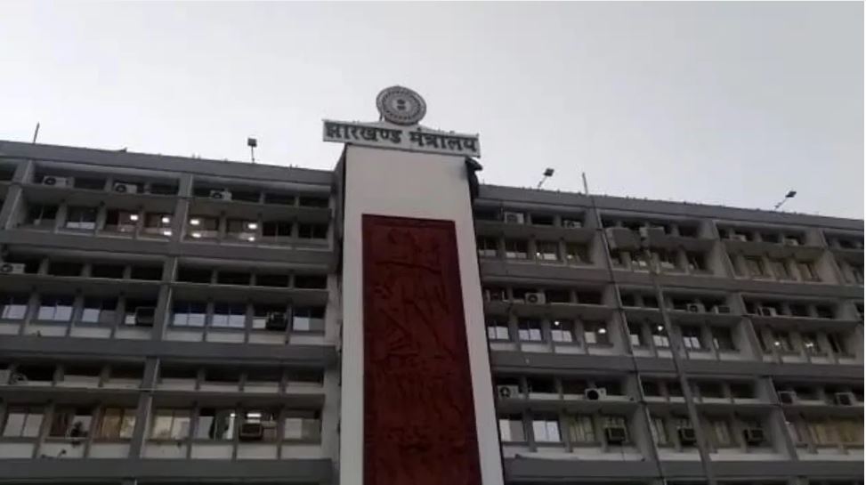 झारखंड में सरकारी कर्मचारियों के लिए फरमान, सोशल मीडिया के लिए आ गए नए नियम