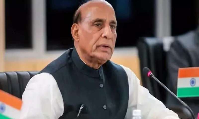  'मजबूत सुरक्षा प्रणाली से समृद्ध बनेगा भारत', रक्षा मंत्री ने आईसीजी के 32 जवानों को दिए पदक