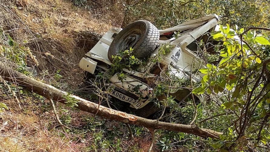 उत्तराखंड: बरातियों से भरी गाड़ी गहरी खाई में गिरी, दो की मौत; तीन घायल