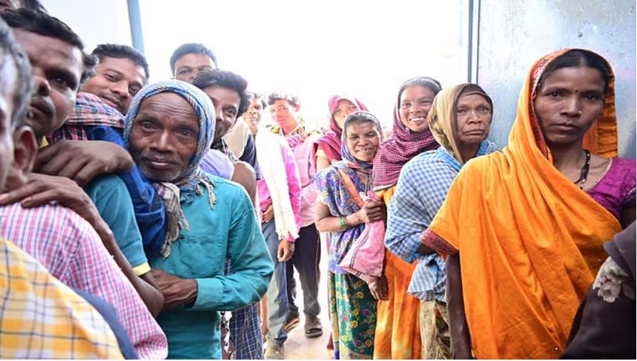 छत्तीसगढ़ में पंचायत चुनाव के लिए पहले चरण का मतदान संपन्न, युवाओं में दिखा उत्साह