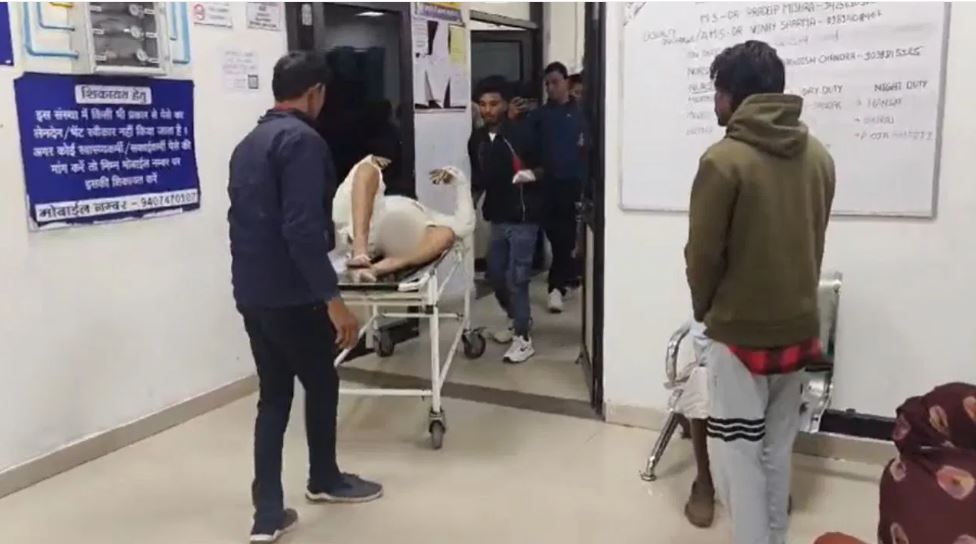 थाने में युवक ने लगाई खुद को आग… परिजन बोले- पुलिस ने लगाया फर्जी केस