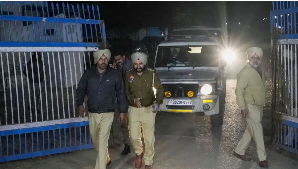 40 घंटे तक हाथों और पैरों को बांधकर रखा,अप्रवासी ने बताई दर्दभरी कहानी