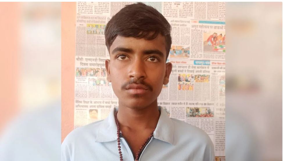 फॉर्म में मेल की जगह भर दिया फीमेल, अब छात्राओं के साथ बैठकर एग्जाम दे रहा छात्र