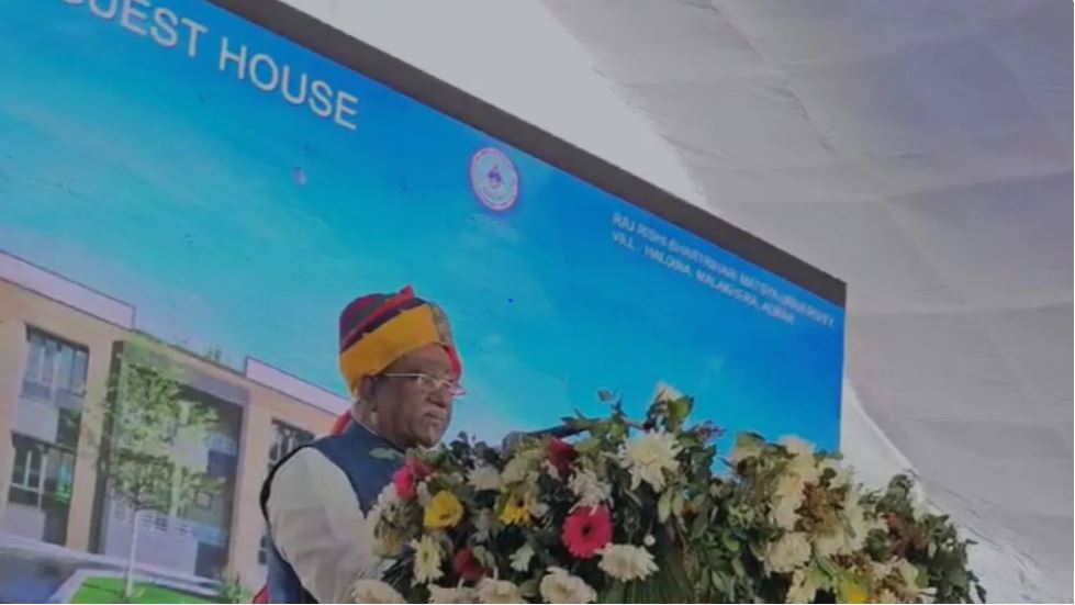 ‘कोई गलत करे तो थप्पड़-चप्पल मारो’, राजस्थान के राज्यपाल की लड़कियों को सीख