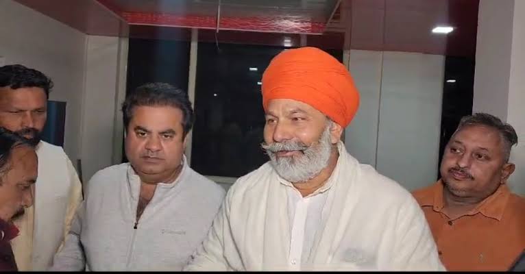 प्रणव-उमेश के विवाद में अब राकेश टिकैत की एंट्री, समझौता कराने में जुटे