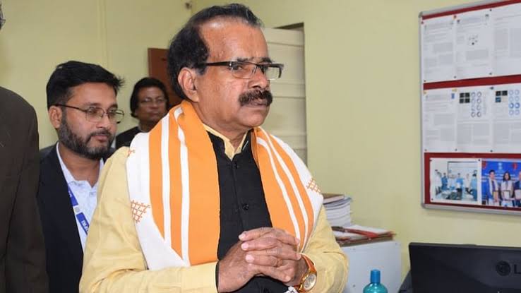 'ज्यादा फंड चाहिए तो केरल को पिछड़ा घोषित कर दो', मंत्री कुरियन के बयान पर बवाल