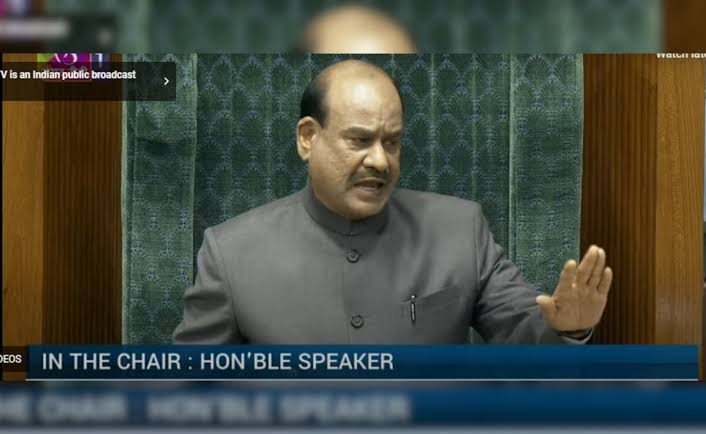 'जनता ने आपको टेबल तोड़ने नहीं भेजा', विपक्ष के हंगामे पर नाराज हुए बिरला