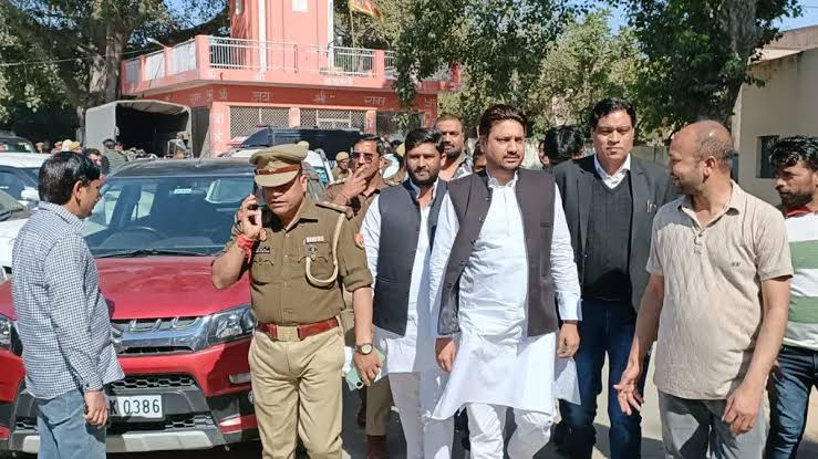 सपा विधायक नाहिद हसन पर 100 रुपये का जुर्माना