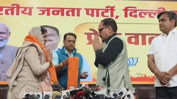 दिल्ली: आप के तीन पार्षद बीजेपी में शामिल