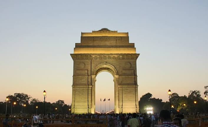 दिल्ली में बढ़ने लगा तापमान, दर्ज किया गया सीजन का सबसे गर्म दिन