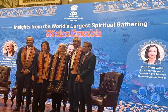 परंपरा और प्रौद्योगिकी का संगम: हार्वर्ड के प्रोफेसरों ने महाकुंभ के अनुभवों को साझा किया