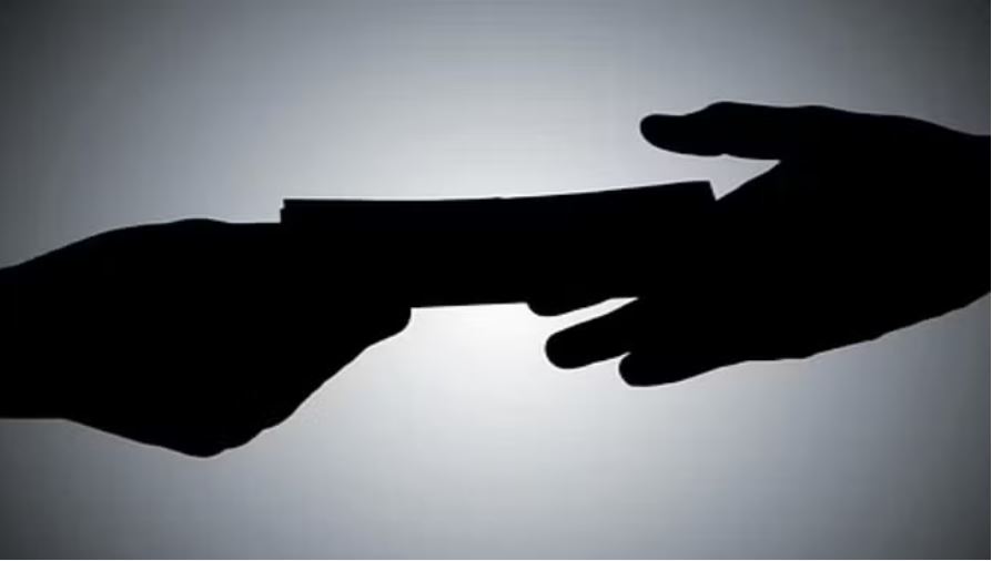 उत्तरकाशी: दस हजार रुपये घूस लेते सहायक समाज कल्याण अधिकारी गिरफ्तार