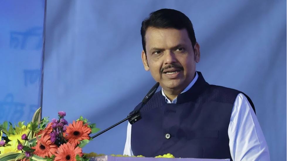 दूसरे धर्म में शादी करना गलत नहीं… लव जिहाद को लेकर मुख्यमंत्री देंवेद्र फडणवीस का बयान