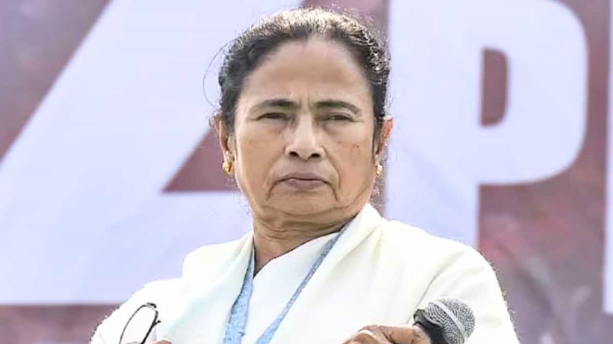 कोलकाता में विश्वकर्मा पूजा की छुट्टी रद्द करने पर बवाल, बदला फैसला