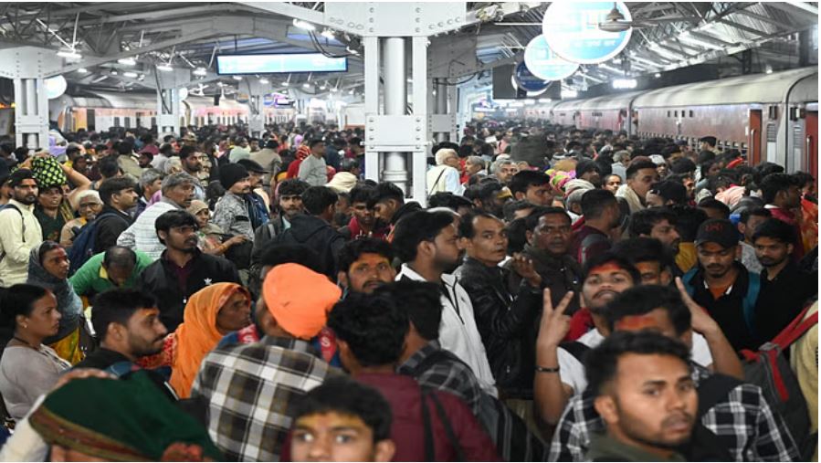 दूसरे दिन भी हुआ एनाउंस, प्रयागराज जंक्शन पर है भारी भीड़