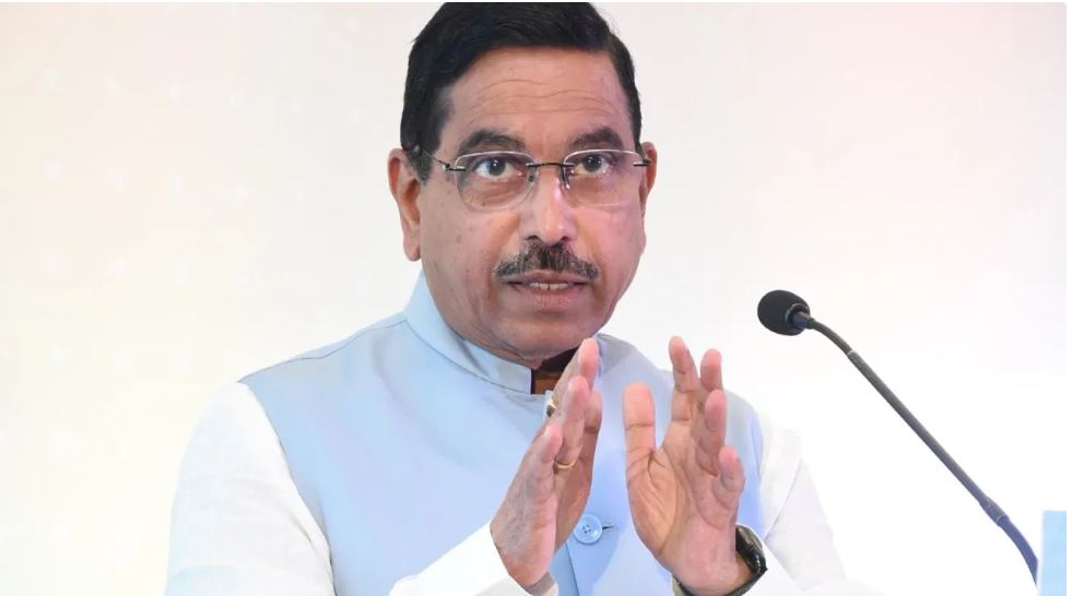 ‘अनशन खत्म करें डल्लेवाल’, प्रह्लाद जोशी ने बताया किसानों के साथ बैठक में क्या हुई बात