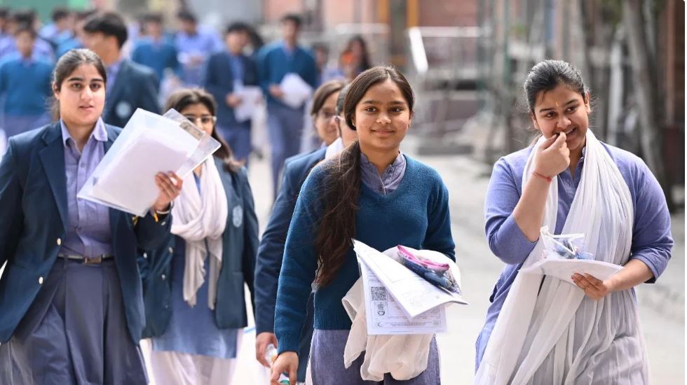 आईसीएसई बोर्ड 10वीं की परीक्षा आज से, एग्जाम सेंटर पर न ले जाएं ये चीजें