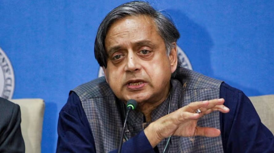 थरूर ने हटाया माकपा को नरभक्षी बताने वाला सोशल मीडिया पोस्ट