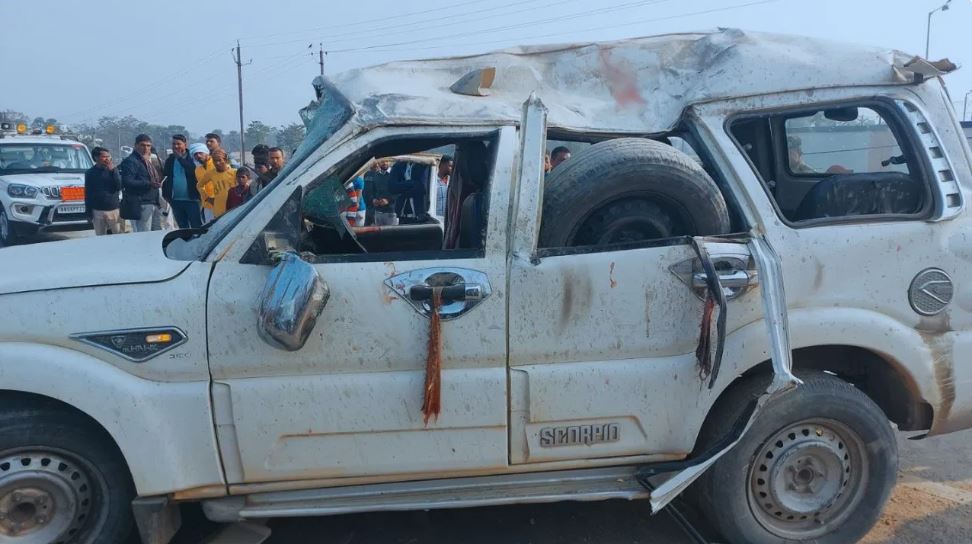 मुजफ्फरपुर: डिवाइडर से टकराई स्कॉर्पियो, चार बार पलटी…  5 की मौत