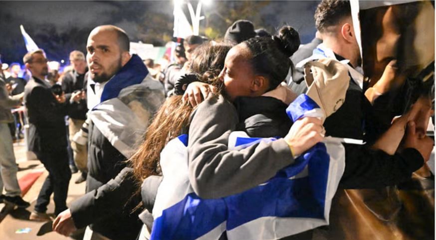 इस्राइल और हमास: हिचकोले खाने के बावजूद युद्धविराम समझौता बरकरार