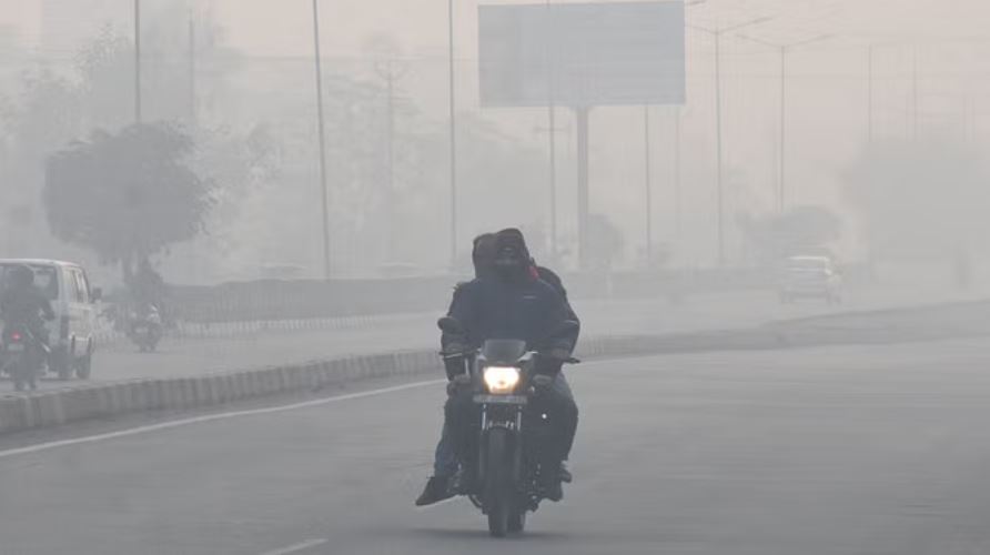 तापमान में दर्ज की गई गिरावट: कश्मीर और हिमाचल में बर्फबारी