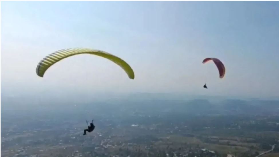 धर्मशाला में पैराग्लाइडिंग के नए नियम, हादसों की वजह से प्रशासन ने लिया फैसला