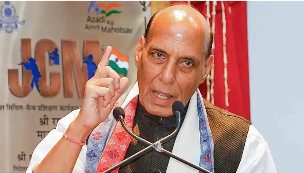 गैरजिम्मेदार राजनीति करते हैं राहुल… चीनी घुसपैठ के दावे पर राजनाथ का हमला