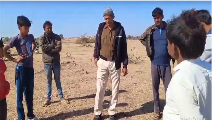 झांसी में बम धमाका: फायरिंग रेंज में गोला फटने से किशोर की मौत