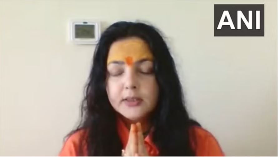 ममता कुलकर्णी ने छोड़ा किन्नर अखाड़े में महामंडलेश्वर का पद, बोलीं- 'बचपन से ही साध्वी हूं'