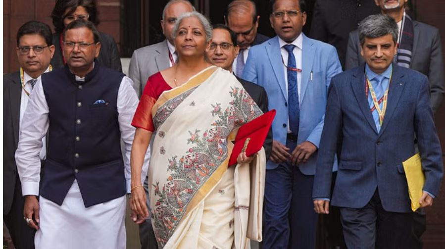 'आयकर राहत का मतलब पूंजीगत व्यय से सरकार का ध्यान हटना नहीं': वित्त मंत्री