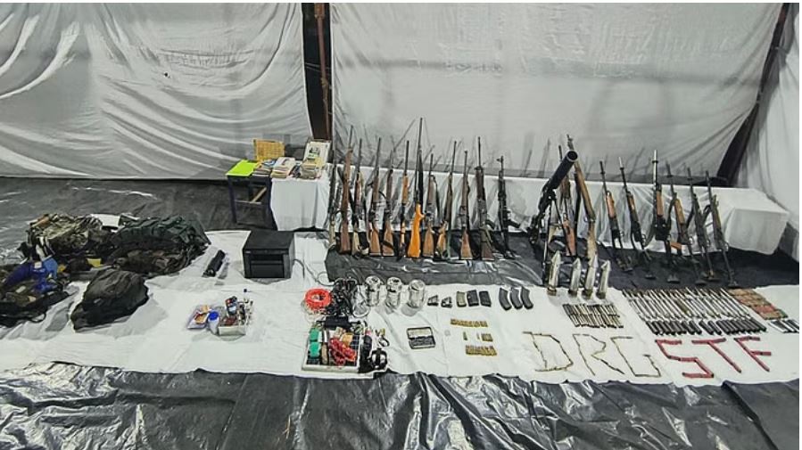 सुरक्षाबलों को मिली बड़ी कामयाबी: भारी मात्रा में हथियार, गोला-बारूद बरामद