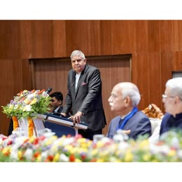 भाषा को लेकर टकराव की स्थिति… हैदराबाद में उपराष्ट्रपति धनखड़ ने उठाए सवाल