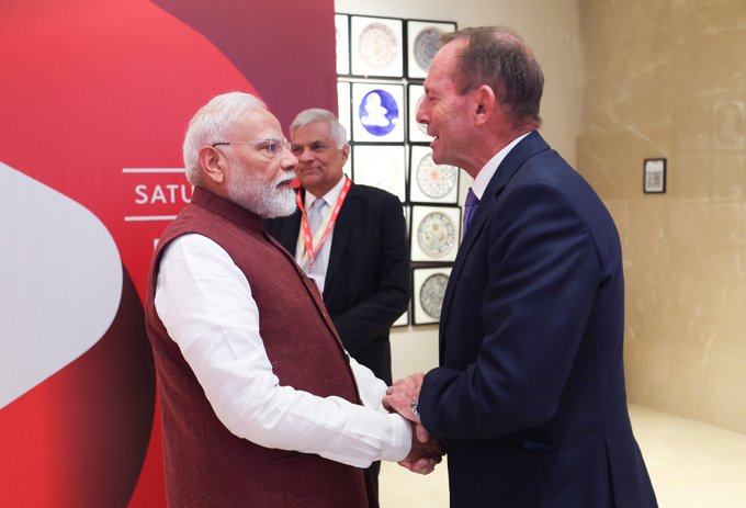 एनएक्सटी सम्मेलन में दुनिया की कई मशहूर हस्तियों से मिले पीएम मोदी