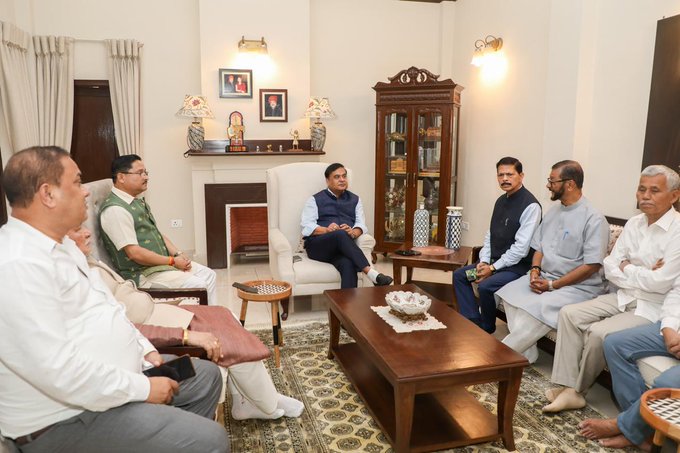 दिल्ली में सीएम सरमा की असम के एनडीए सांसदों संग बैठक, मांगे सुझाव