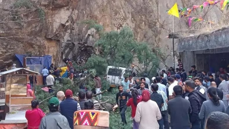 हिमाचल: मणिकर्ण में बड़ी लैंडस्लाइड, 6 की मौत, दर्जनों घायल