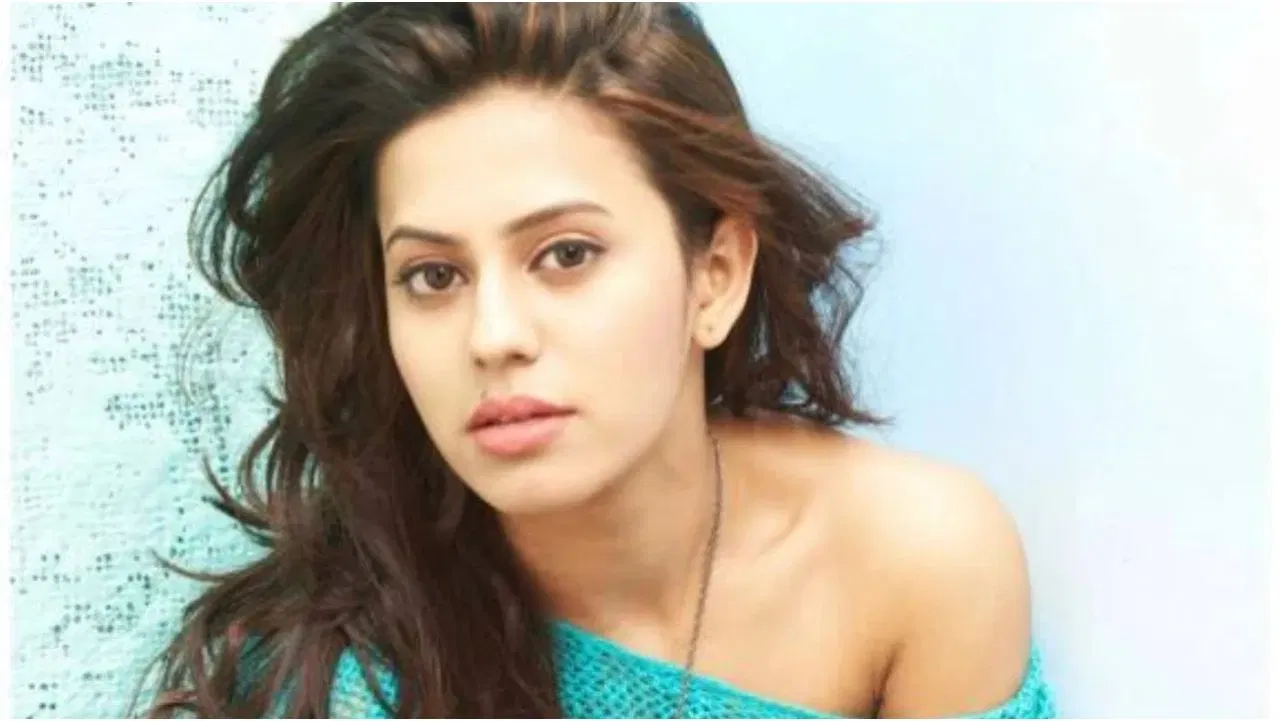 'मेरे करियर पर काला धब्बा...', बेटी तस्करी में अरेस्ट, डीजीपी पिता निराश