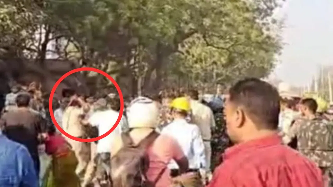 महिला मजिस्ट्रेट के बाल खींचे, कपड़े फाड़े फिर सड़क पर पटका… आरा में दबंगों ने मचाया तांडव