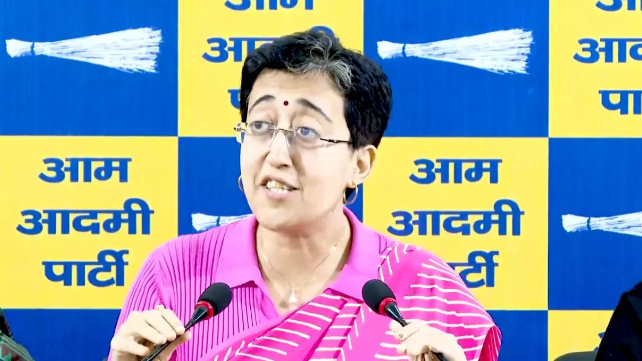 आतिशी के घर की भी बत्ती गुल, पावर कट पर आमने-सामने आप और बीजेपी