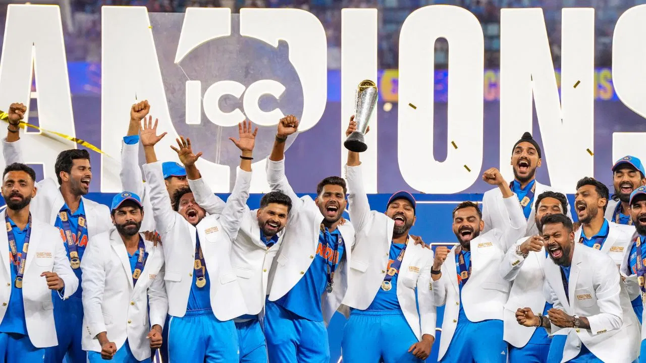 बीसीसीआई ने टीम इंडिया पर की पैसों की बारिश, चैंपियंस ट्रॉफी जीतने पर मिला करोड़ों का इनाम
