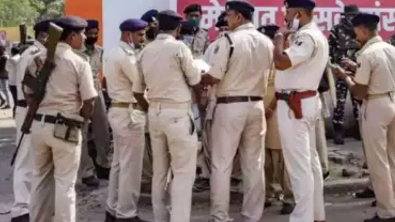 मुंबई: लड़की पर पेट्रोल डाल लगा दी आग, शरीर से उठ रही थी लपटें