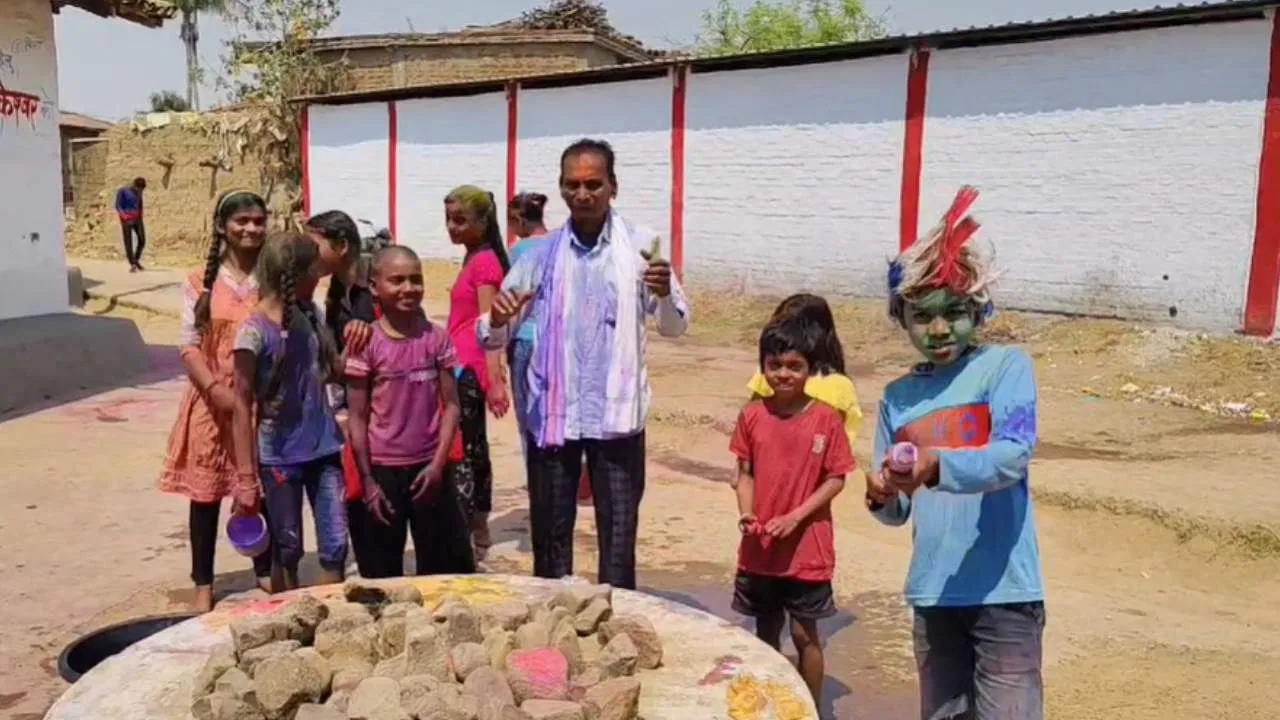 छत्तीसगढ़: इस गांव में 7 दिन पहले मना लेते हैं होली, चौंका देगी वजह