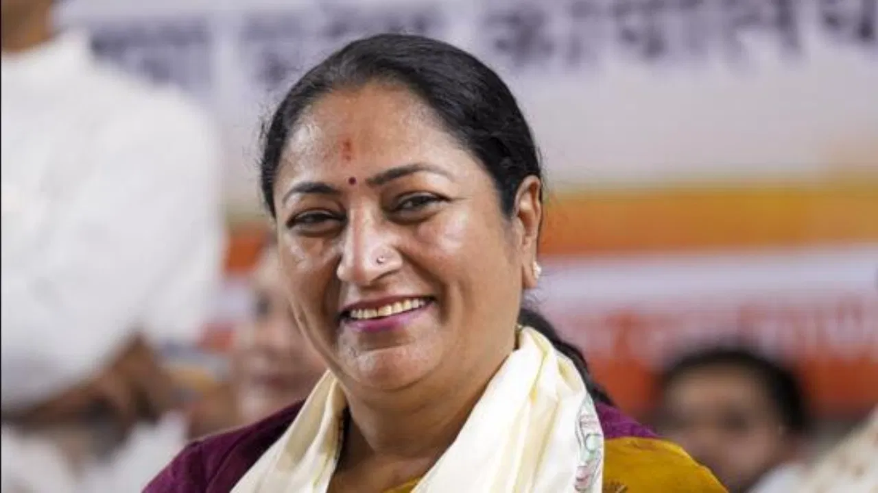 होली से पहले सीएम रेखा पूरा करेंगी एक और वादा, गरीबों को मुफ्त में देंगी सिलेंडर