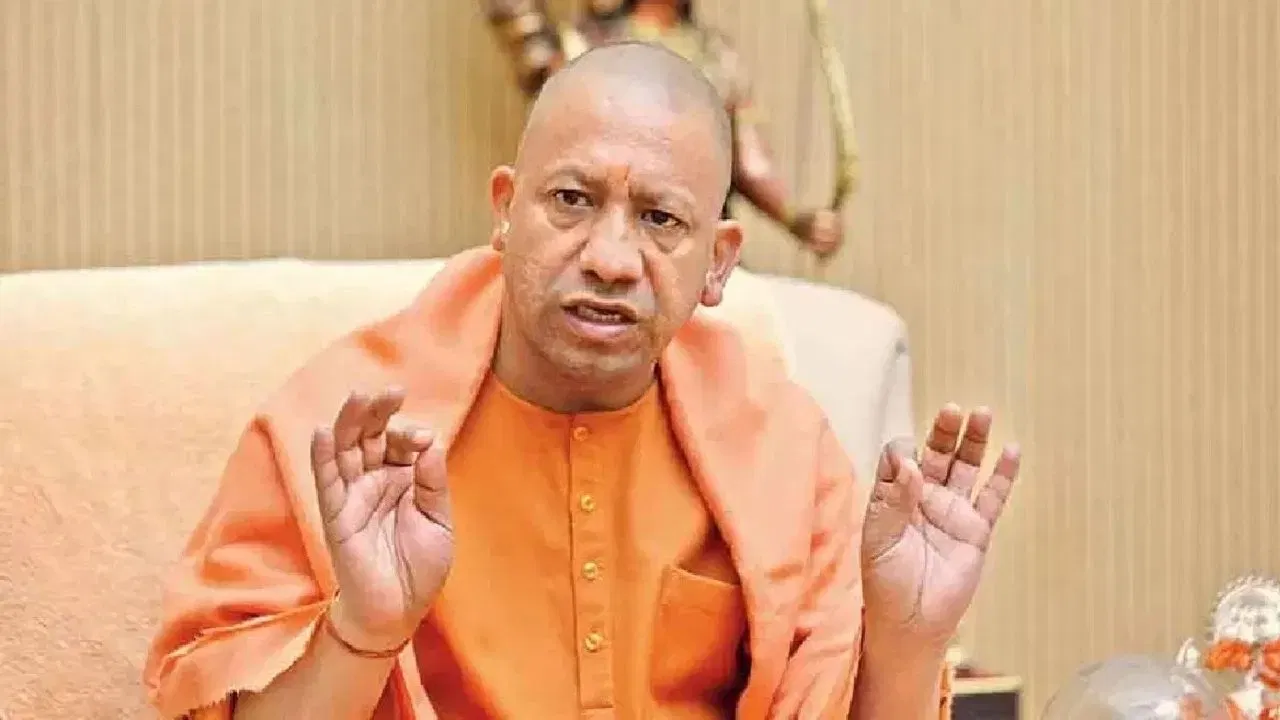 ज्यादा टैक्स देने वालों को करें सम्मानित: सीएम योगी