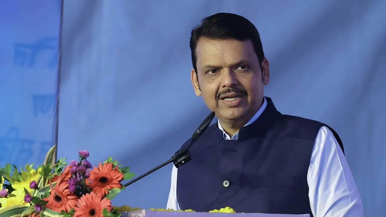 कानून तोड़ा तो होगी कार्रवाई- अवैध लाउडस्पीकर पर देवेंद्र फडणवीस सख्त